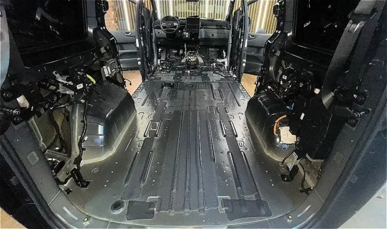 Шумоизоляция пола Hyundai Staria 2022-1