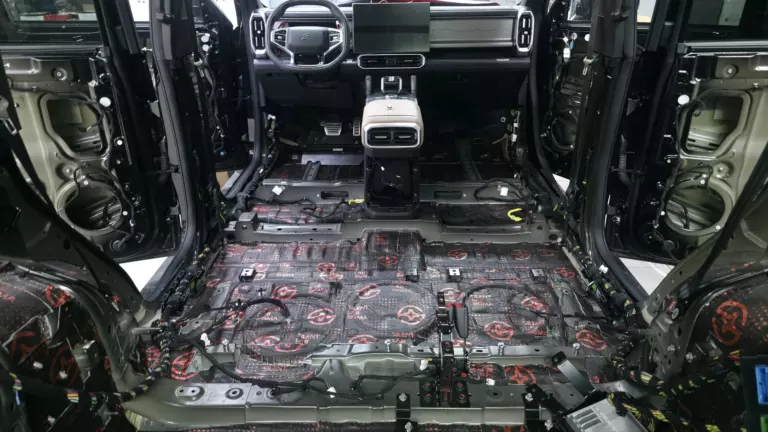 шумоизоляция пола Jetour T2-2